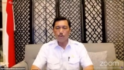 Menko Marves Luhut Binsar Pandjaitan dalam telekonferensi pers di Jakarta, Senin (13/9) mengatakan pemerintah akan memperpanjang PPKM per Level hingga 20 September (VOA)