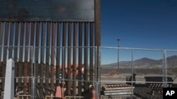 Frontière entre le Mexique et les Etats-Unis dans la ville de Sunland Park, Nouveau-Mexique, le 25 janvier 2017.