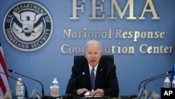 拜登总统在华盛顿的联邦紧急事务管理署总部参加有关即将到来的大西洋飓风季节的简报会。(2021年5月24日)