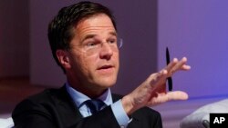 PM Belanda Mark Rutte memuji upaya tim pencarian korban pesawat MH17 yang ditembak jatuh di Ukraina timur (foto: dok).