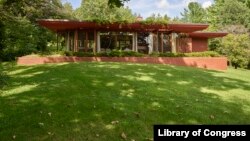 Castle Rock, completed in 1950 in Quasqueton, Iowa, is one of famed architect Frank Lloyd Wright's most complete "Usonian" homes. (Photo by Carol Highsmith)