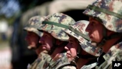 Arhiva - Vojska Srbije (AP Photo/Darko Vojinovic)