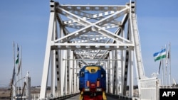 به گفتۀ طالبان در این مدت، افغانستان بیشتر انرژی، مواد سوختی، آرد گندم، روغن، مواد خام کارخانه‌ها، کود کیمیاوی و سمنت از این کشورها وارد کرده است.