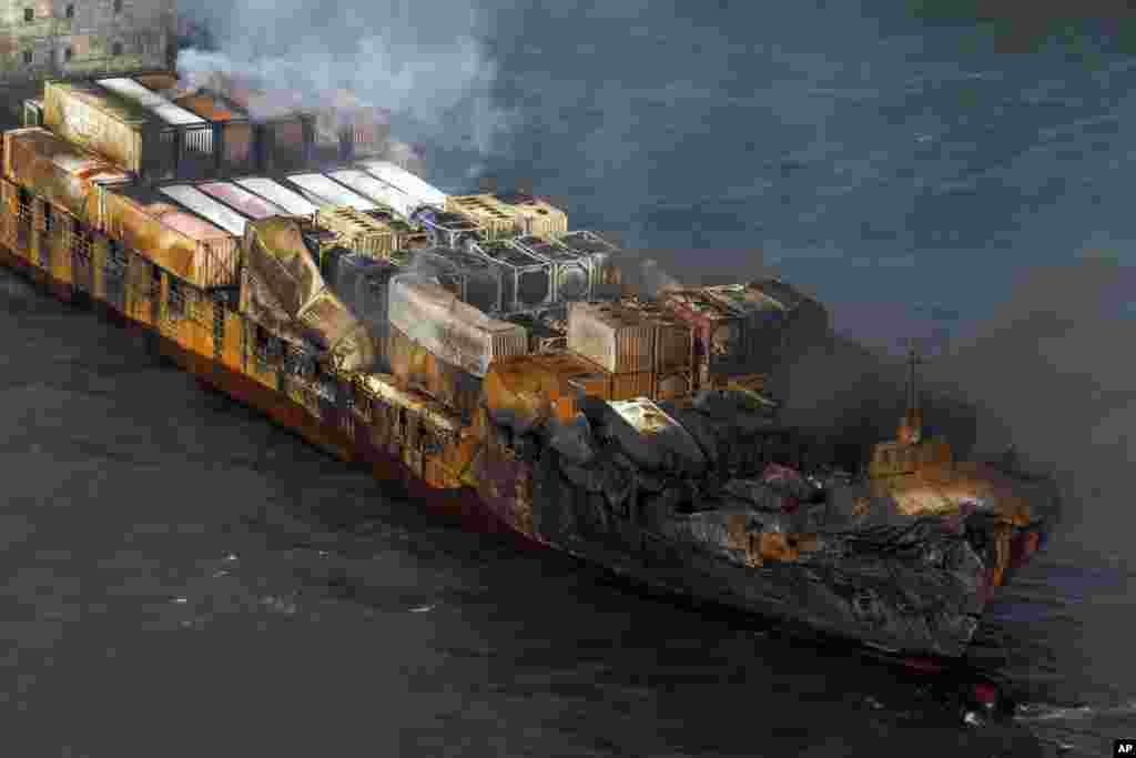 Angliya sohillari yaqinida xavfli kimyoviy yuk olib ketayotgan kargo kemasi va AQSh Qurolli kuchlari uchun yoqilg'i olib ketayotgan tanker urilib ketdi. 10-mart kuni yuz bergan to'qnashuv ikki kemada yong'inga sabab bo'ldi, Shimoliy dengizga yoqilg'i va zaharli moddalar to'kilgan. Bedarak yo'qolgan bir kishi halok bo'lgani taxmin qilinmoqda. Qolgan 36 kishi qutqarilgan. 