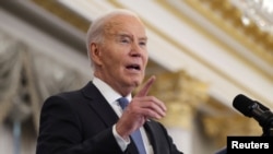 Mokonzi ya eklo Amerika Joe Biden na lisikulu na Département d'Etat, Washington, sanza ya yambo 13, 2025. REUTERS/Evelyn Hockstein