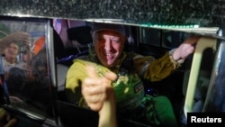 یوگنی پریگوژین، فرمانده مزدوران واگنر، در حال خروج از شهر روستوف