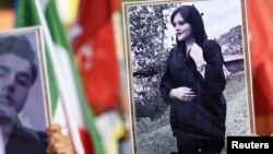 تصویری از مهسا امینی