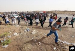 Mosulliklar qo'shni Kurdiston muxtoriyatiga qochayapti.