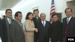 台湾代表团与美国联邦众议员孟昭文(女)合影 (来源：台湾驻美代表处) 