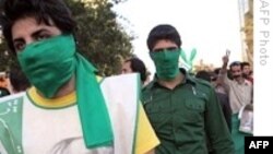 Tehranın əsas küçə və meydanları hökumət qüvvələrinin nəzarətinə götürülüb