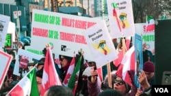 People rally to support recent anti-government protests in Iran, in Toronto, Canada, Nov. 24, 2019. B’nai Brith Canada, a Canadian Jewish human rights group, joined the Council of Iranian Canadians in organizing the rally. (Jigar Patel, VOA Persian)