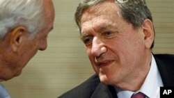 Richard Holbrooke, U.S. special envoy for Afghanistan and Pakistan (R) speaks during a press conference at Rome's Foreign Ministry, 18 Oct 2010