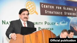 Penasihan Keamanan Nasional Pakistan, Letjen (Purn) Nasser Khan Janjua berpidato di sebuah seminar tentang Kebijakan Keamanan Nasional di Islamabad tanggal 18 Desember 2017.