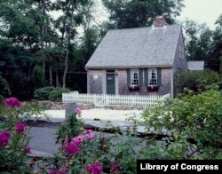 A Cape Cod-style home, a simple, rectangular structure, in Cape Cod, Massachusetts. (Photo by Carol Highsmith)