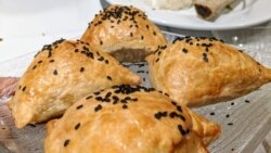 Virjiniya shtatidagi uyg'ur restoranidamiz