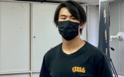 学生组织贤学思政秘书长陈枳森表示，不担心因为声援工会被捕人士而被拘捕，他们会坚持继续发声，坚守真相 (美国之音/汤惠芸)