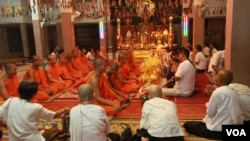 កម្រង​រូប​ភាព ៖ ថ្ងៃ​បិណ្ឌ​មួយ