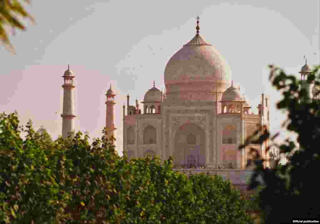 The Taj Mahal, considered one of the highest examples of Islamic architecture (Courtesy of Unity Productions Foundation)