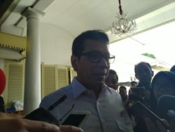 Menteri Pariwisata Wishnutama menanggapi dampak virus korona terhadap Industri Pariwisata usai Ratas di Kantor Presiden, Jakarta, Selasa (28/1) (Foto: VOA/Ghita)