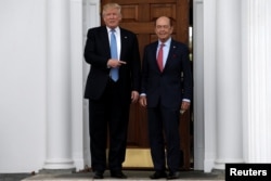 川普（左）提名威尔伯·罗斯（右）出任美国商务部长