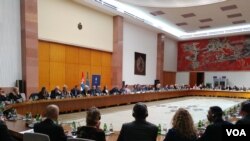 Finalna rasprava o promenama Ustava u Palati Srbija, Beograd, 5. marta 2018. (VOA)