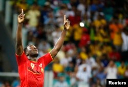 Le Belge Romelu Lukaku célèbre sa victoire contre les États-Unis à l'issue de la huitième journée de la Coupe du Monde 2014 à l'aréna Fonte Nova, à Salvador, le 1er juillet 2014.