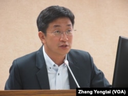 台湾执政党民进党立委蔡适应(美国之音张永泰拍摄)