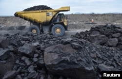 Kegiatan pertambangan batu bara di Kalimantan. (Foto: Antara/Prasetyo Utomo via REUTERS)