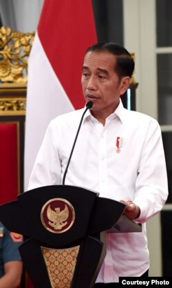 Presiden Joko Widodo dalam Sidang Kabinet Paripurna terakhir di Istana Kepresidenan Jakarta, Kamis (3/10).