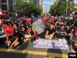 周日，数千台湾人在台湾立法院外集会，支持香港民众“反送中”抗争运动。 （萧洵拍摄）