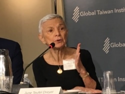 美国迈阿密大学教授金德芳