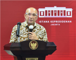 Menteri Koperasi dan UMKM Teten Masduki menargetkan 30 juta UMKM bisa go digital pada 2024. (Foto: Courtesy/Biro Pers)