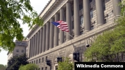 워싱턴 DC에 위치한 미 상무부 건물.