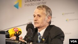 Mustafo Jemilev, Qrim tatarlari yetakchisi