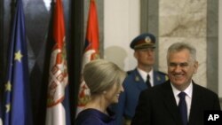 Predsednik Srbije Tomislav Nikolić sa suprugom Dragicom na inauguraciji u Beogradu, 11.jun 2012