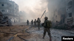 이스라엘군 장병들이 가자지구에서 작전하고 있다. 이스라엘방위군(IDF)이 지난 21일 공개한 장면. (자료사진)