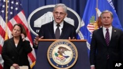 مریک گارلند، دادستان کل آمریکا، در نشست خبری واشنگتن (۷ بهمن ۱۴۰۱)