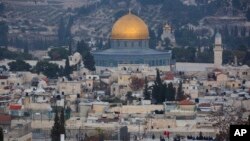 ទិដ្ឋភាព​នៅ​ទីក្រុង​ចាស់​របស់​ទីក្រុង​ហ្ស៊េរុយសាឡិម។ លោក​ប្រធានាធិបតី​ត្រាំ​នឹង​ទទួល​ស្គាល់​ទីក្រុង​នេះ​ជា​រដ្ឋធានី​ថ្មីរបស់​អ៊ីស្រាអែល។