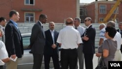 Amerikanın müvəqqəti işlər vəkili məcburi köçkünlərlə görüşüb 