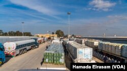 Во соопштението од канцеларијата се демантираат информациите дека палестинските власти, кои управуваат со дел од Западниот Брег, ќе го контролираат преминот Рафа. 