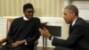 Shugaba Barack Obama na Amurka yana ganawa da shugaba Muhammadu Buhari na Najeriya a ofishinsa dake cikin fadar White House, Litinin 20 Yuli, 2015.