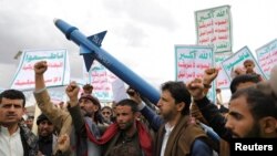 تصویری از چند شبه‌نظامی حوثی مورد حمایت حکومت ایران. آرشیو