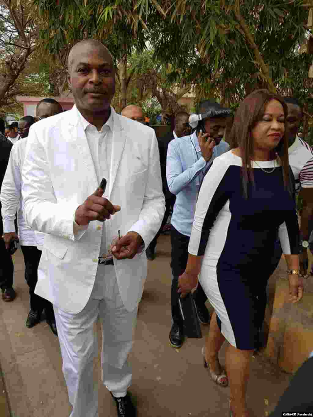 Abel Chivukuvuku, leader de CASA-CE, candidat à la présidentielle a voté le matin à Luanda, Angola, 23 août 2017