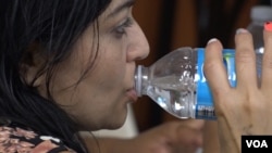 Water Up! promoviše pijenje vode u latinoameričkoj zajednici Lengli park. 