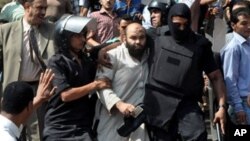 Magoya bayan hambararen shugaba Morsi.