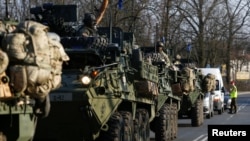 ARHIVA - Američki vojni konvoj na putu iz Nemačke do Poljske u martu 2017. (Foto: Reuters)