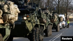 Američki vojni konvoj putuje iz Nemačke ka Poljskoj, arhivski snimak 