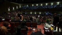 ชาวอเมริกันหลายพันคนร่วมงานศพไมเคิ่ล บราวน์ วัยรุ่นผิวดำที่ถูกตำรวจยิงเสียชีวิตที่รัฐมิสซูรี่