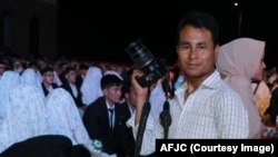 د افغانستان د خبریالانو مرکز د چهارشنبې په ورځ، جنورۍ ۸مه (مرغومي ۱۹مه)، په یوې خبرپاڼې کې ویلي، چې د طالبانو د حکومت ابتدائیه محکمې، د افغان خبري آژانس خبریال مهدی انصاري، د طالبانو پر ضد د تبلیغ په تور په یو نیم کال بند محکوم کړی دی.