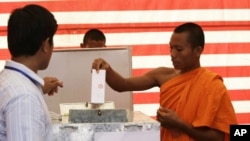 តើ​ព្រះសង្ឃ​អាច​ប្រើ​បណ្តាញ​សង្គម Facebook​ បាន​ឬ​ទេ?​ តើ​ព្រះសង្ឃ​អាច​ធ្វើ​ការ​ផ្សព្វផ្សាយ​អំពី​កម្មវិធី​នយោបាយ​បាន​ដែរ​ឬទេ?​